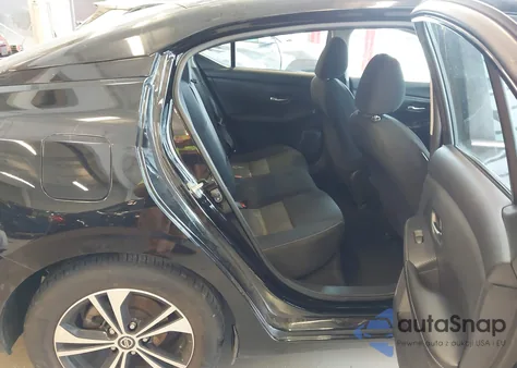 2021 Nissan Sentra Sv Xtronic Cvt z USA, uszkodzony, nr VIN 3N1AB8CV2MY247717